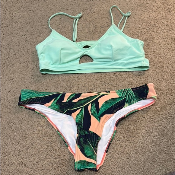 Lot of 3 Swimsuits Size M - Picture 5 of 8